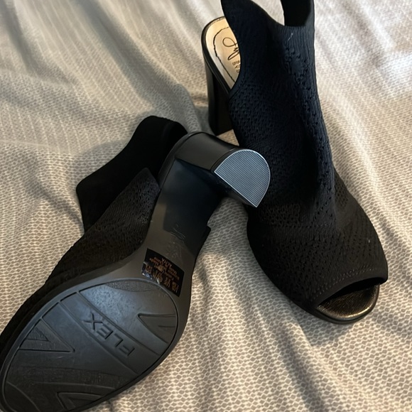 New - Picture 3 of 6